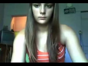 Jovencita Virgen le gusta masturbarse por Webcam