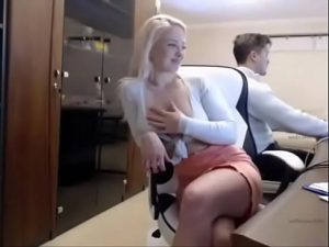 Sexo en la oficina por Video Chat