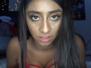 Camgirl cuenta sus secretos sexuales en la webcam